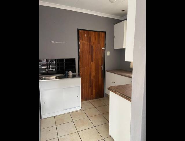 2 BEDROOM PROPERTY TO RENT IN PROTEA GLEN